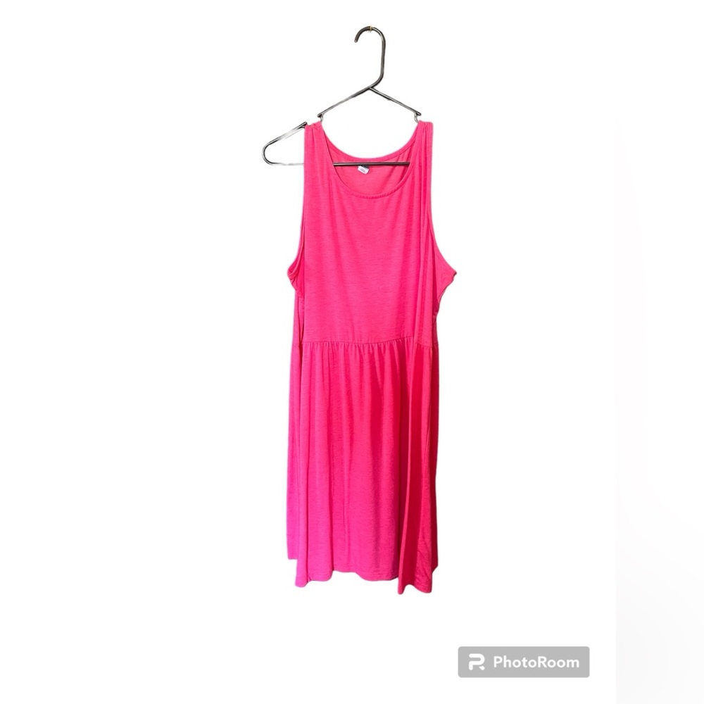 Sleeveless bright pink dress